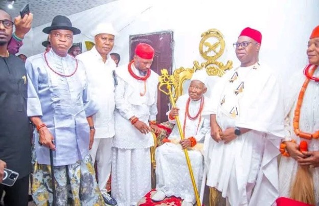 OROGUN CHIEF PRAISES HIS ROYAL MAJESTY'S INTEGRITY